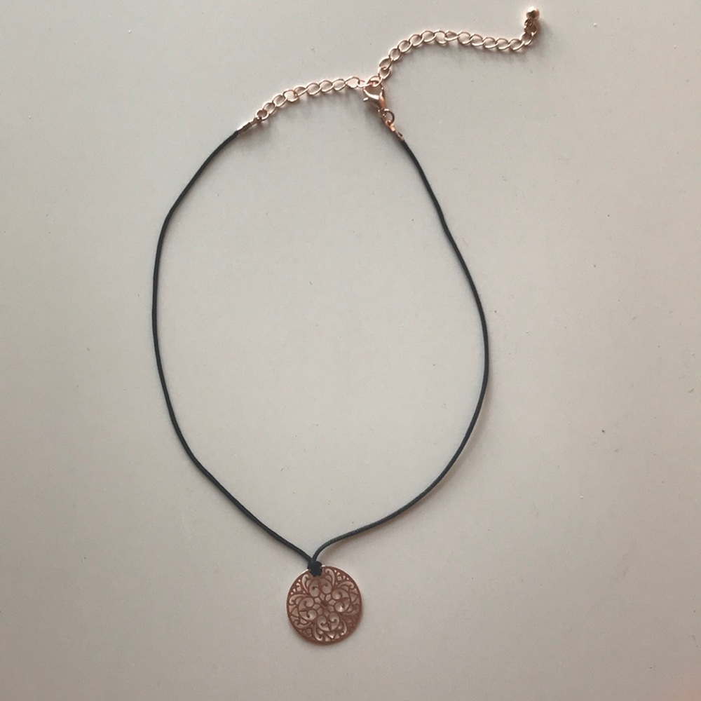 Choker necklace